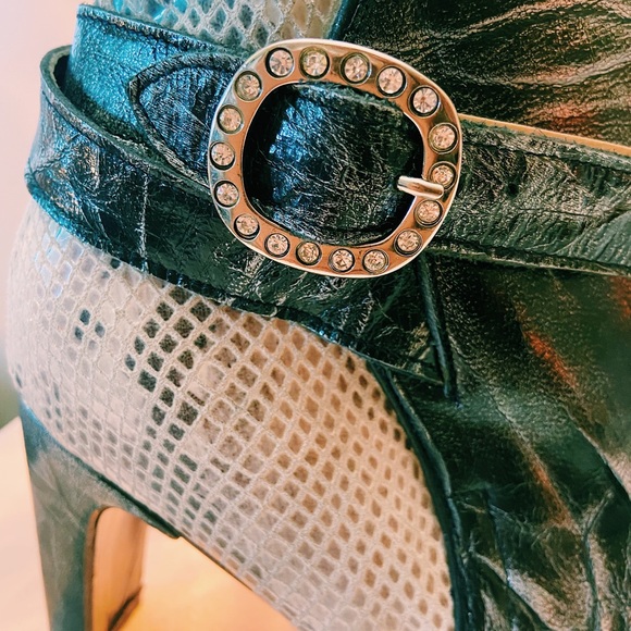 ❤️ Dos de Oro Boots - Picture 4 of 16